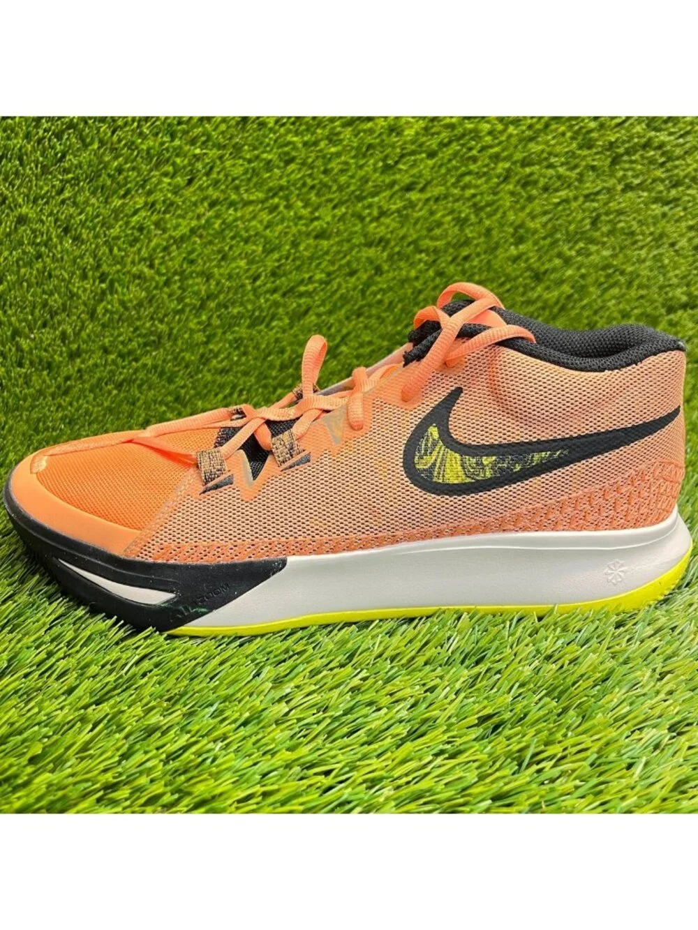 Nike Kyrie Flytrap 6 Mens Size 10 Orange Black Basketball Athletic Shoes Sneaker